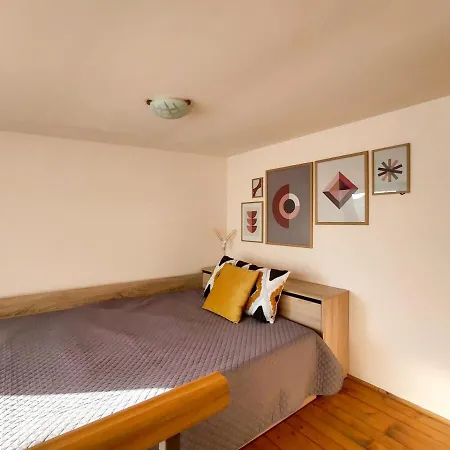 Koloni Bright & Cosy Loft דירה וארנה