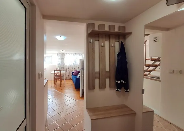 Апартаменти Koloni Bright & Cosy Loft *