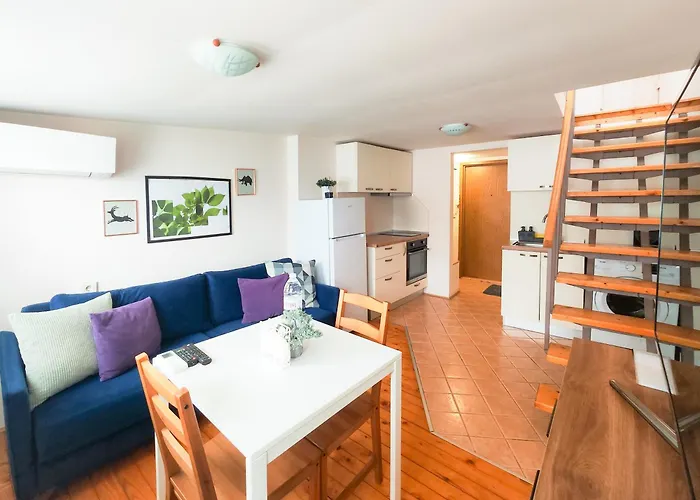 Апартаменты Koloni Bright & Cosy Loft