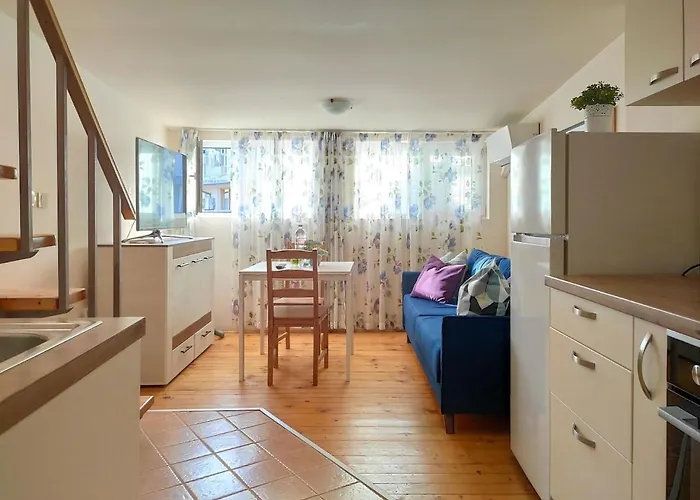 Апартаменты Koloni Bright & Cosy Loft